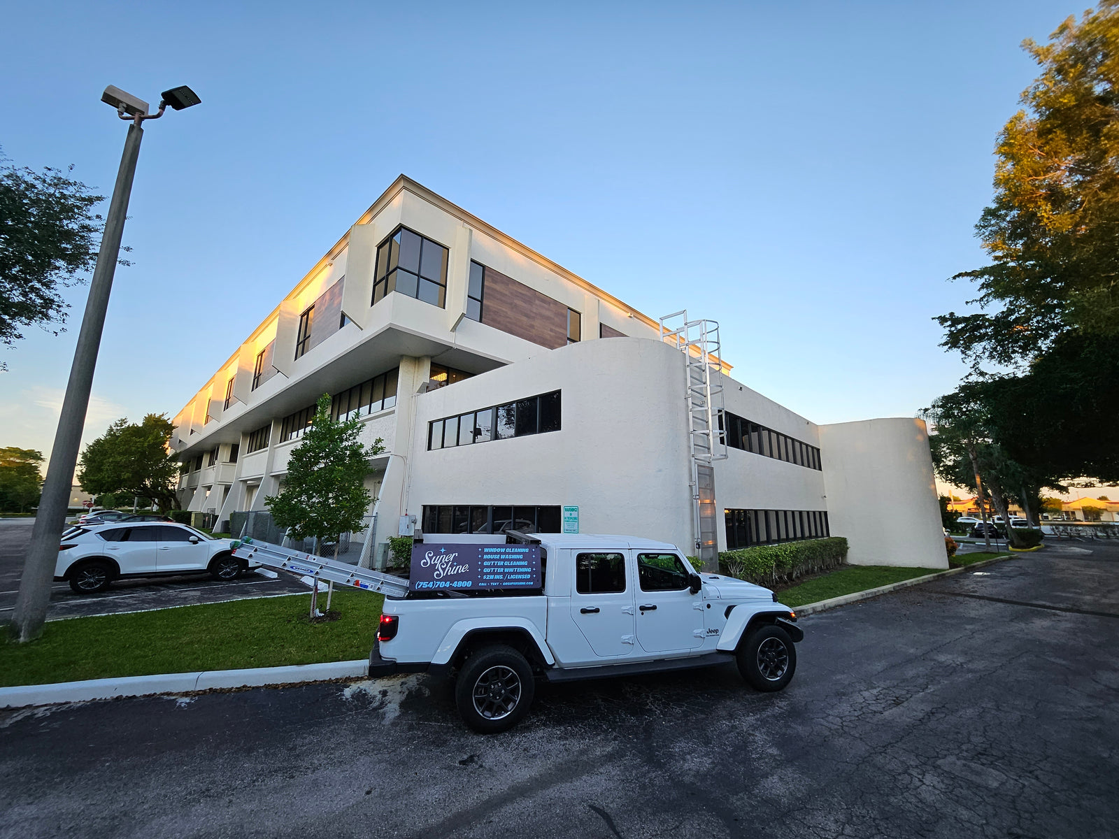 Commercial window cleaning